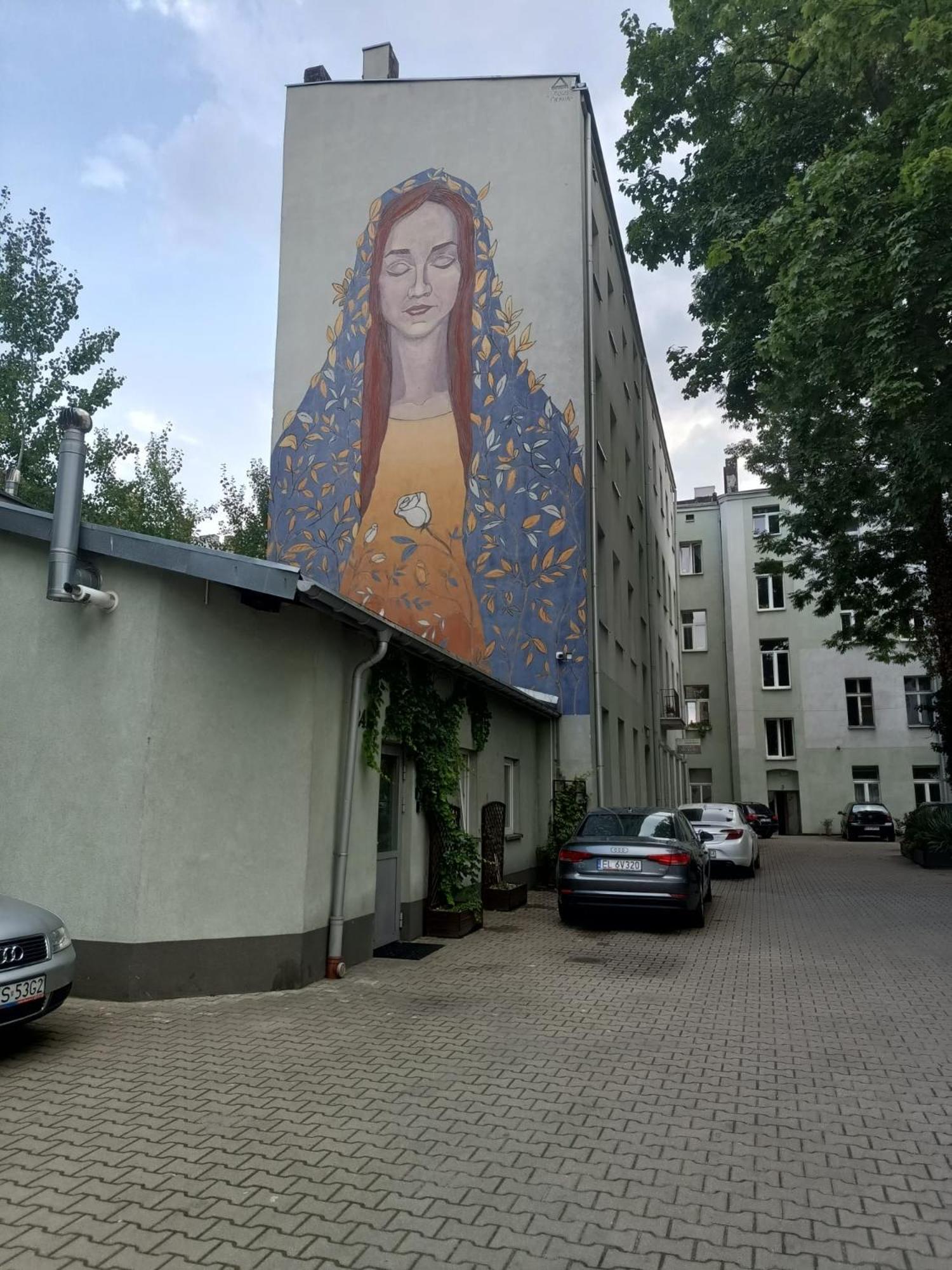 Obok Piotrkowskiej, Parking Gratis, Dostep Na Kod *